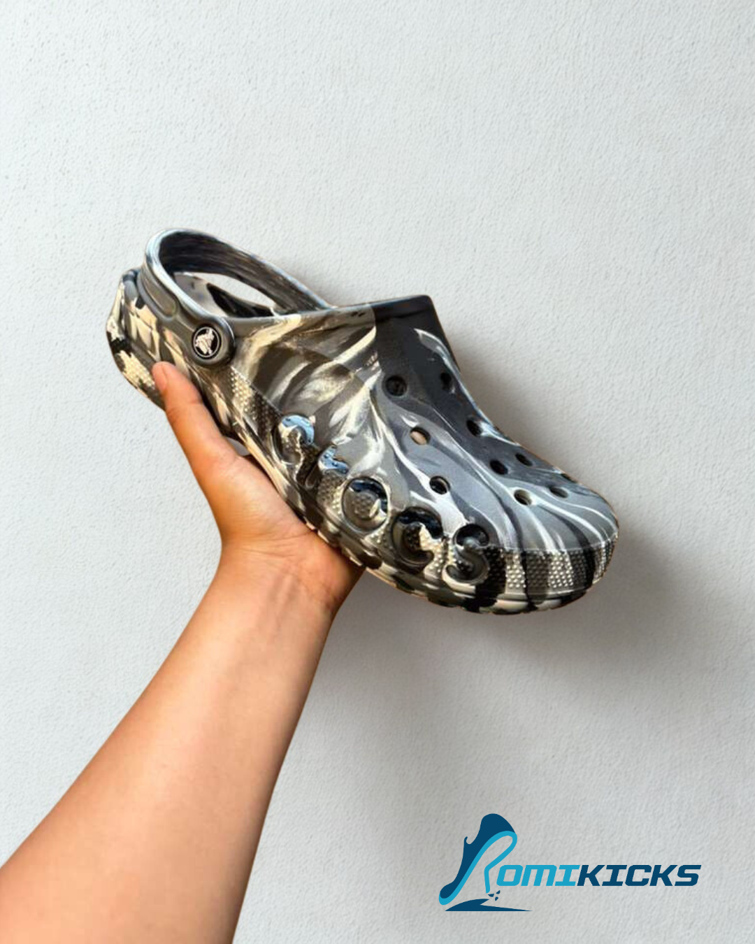 Baya Clog Marbled Negro / Blanco